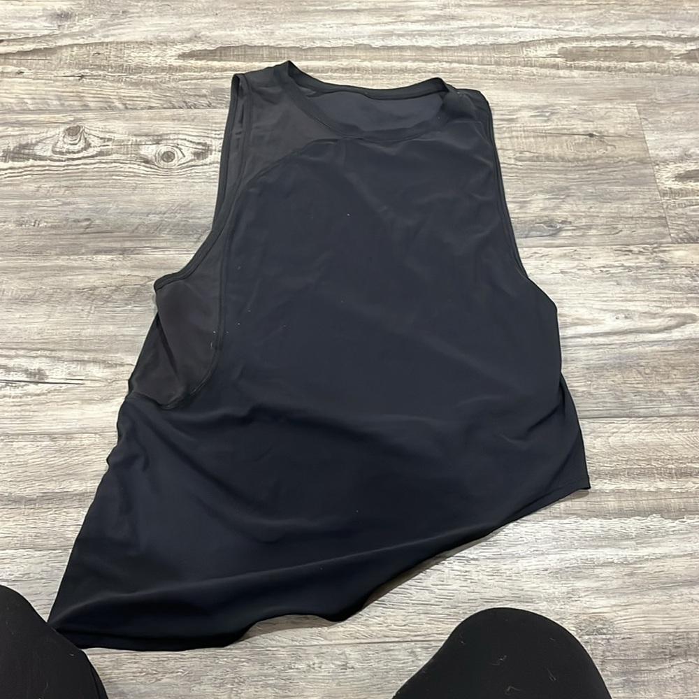 Lululemon women’s tank - Picture 2 of 3